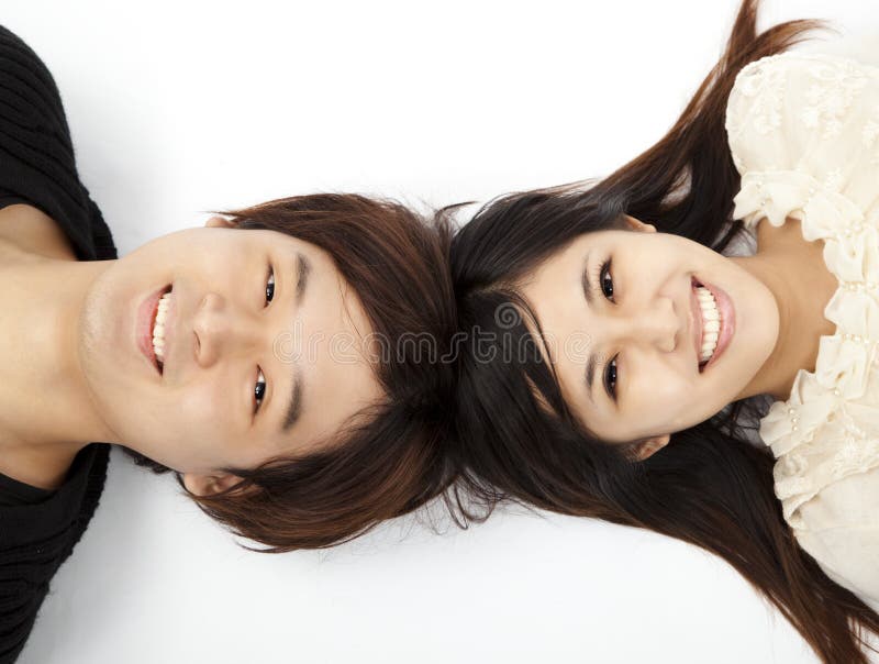 Jeunes beaux couples image stock