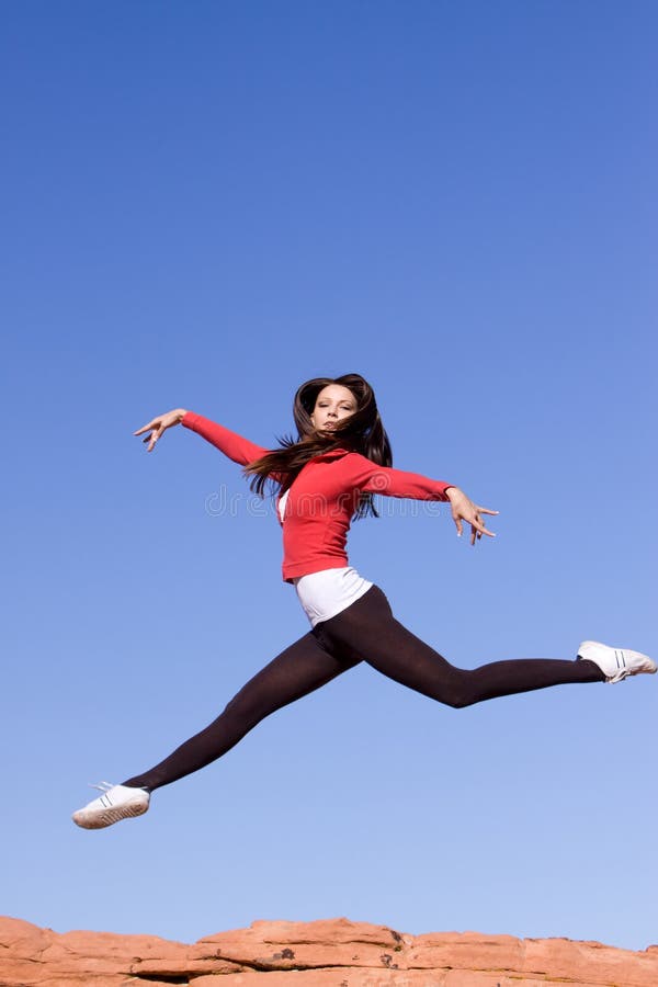 Jeunes branchants sportifs de femme photographie stock libre de droits
