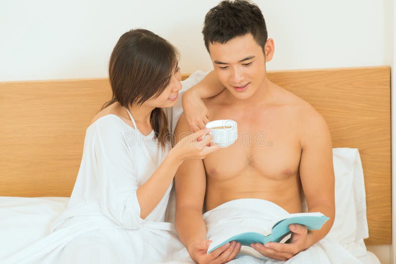 Jeunes couples heureux photos stock Jeunes couples heureux photos stock