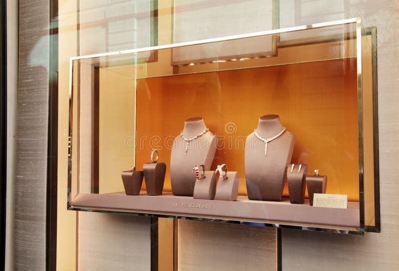 bvlgari jewellery display