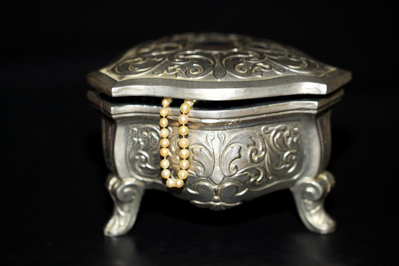 Jewelry box with pearls stock image. Image of object 43205021