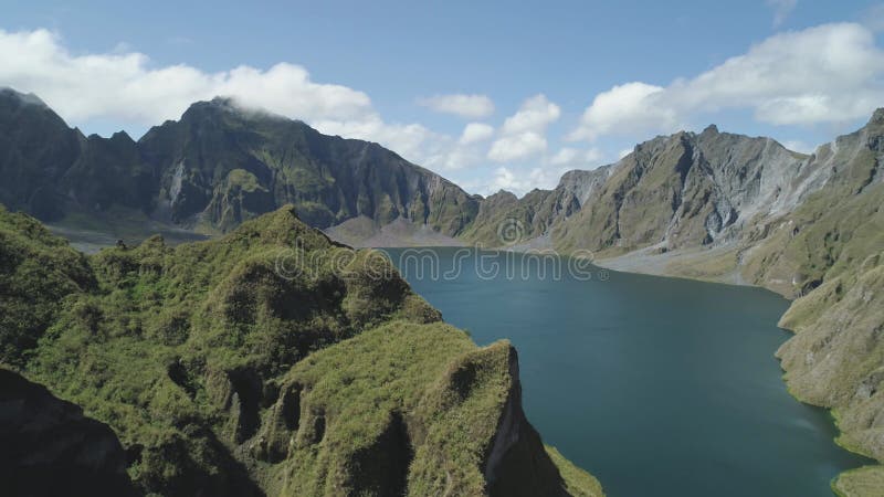 Jezioro kratowe pinatubo philippines luzon.