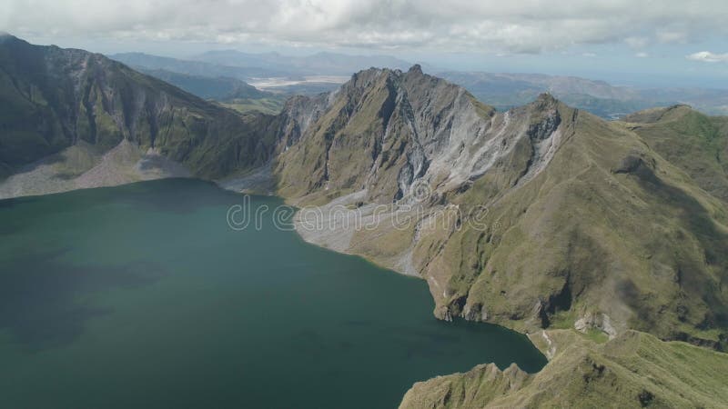 Jezioro kratowe pinatubo philippines luzon.