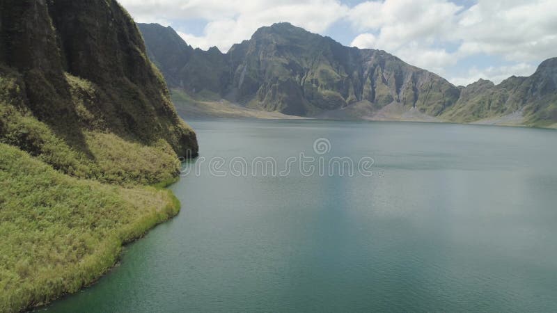 Jezioro kratowe pinatubo philippines luzon.