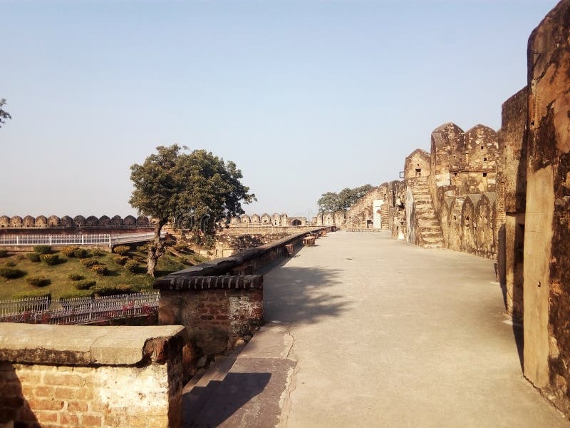 Incredible India - #DidYouKnow The #JhansiFort was constructed atop a hill  by Raja Bir Singh Deo in the 17th century. During the First War of Indian  Independence in 1857, the fort witnessed