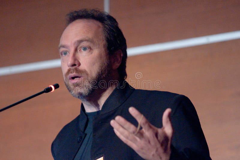 Jimmy Wales,co-founder of Wikipedia at the Webcom 2010 conference in Montreal.