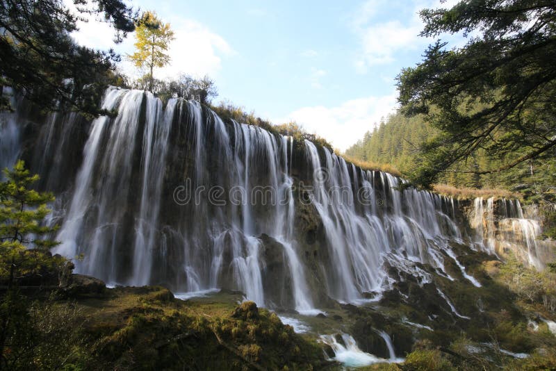 jiuzhaigou wodospadu zdjęcie stock jiuzhaigou wodospadu zdjęcie stock