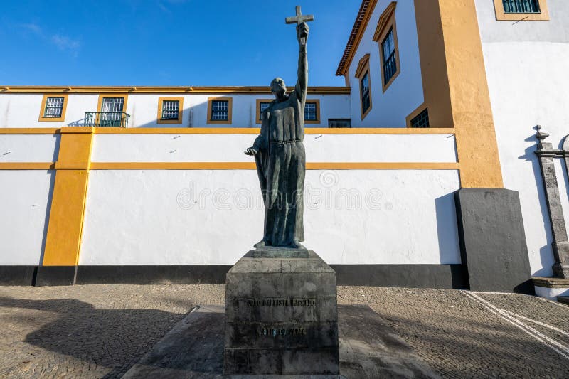 Joao Baptista Machado Statue Terceira Portugal arkivbild