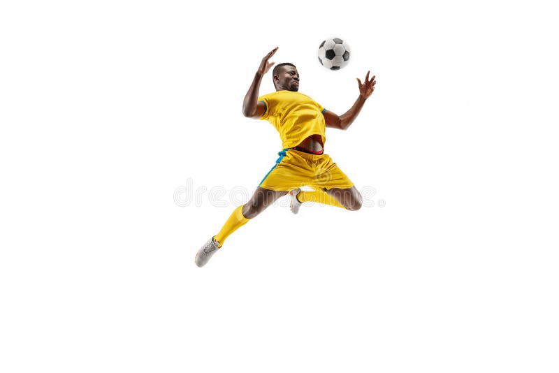 Jogador De Futebol Profissional Em Ação No Estádio Com Lanternas E Fãs.  Bola De Pontapé Para Vencer O Gol. Grande Ângulo. 3d Foto Royalty Free,  Gravuras, Imagens e Banco de fotografias. Image