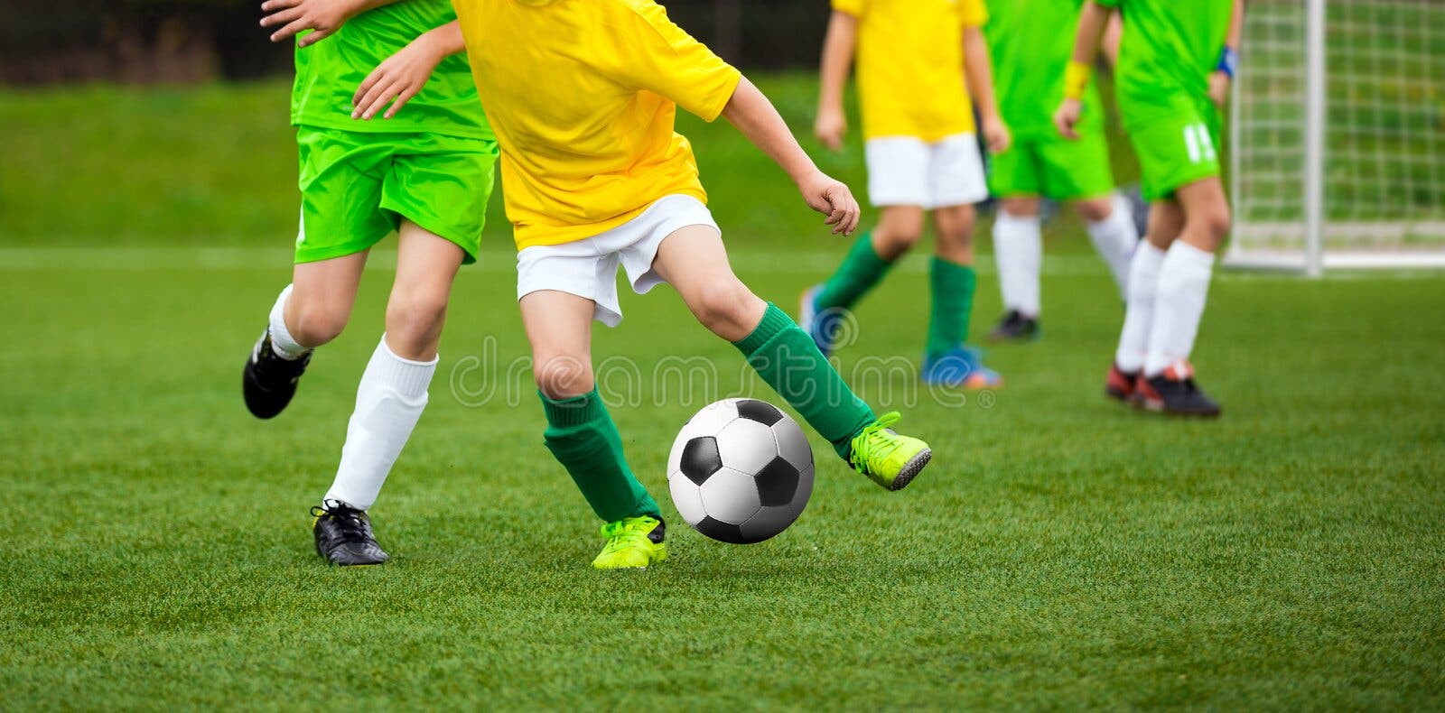 Deixe-nos Jogar Agora O Futebol Foto de Stock - Imagem de ângulo,  retrocesso: 38945098