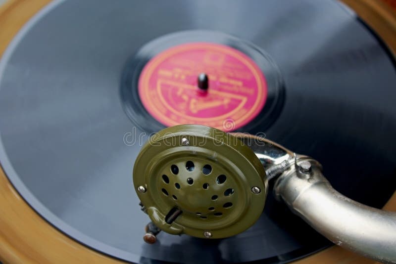 Jogador de registro antigo do vinil do estilo do vintage fotos de stock royalty free Jogador de registro antigo do vinil do estilo do vintage fotos de stock royalty free
