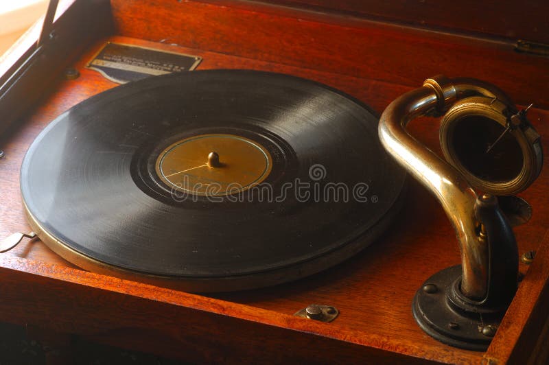 Leitor de vinil antigo imagens de stock
