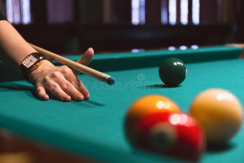 Bolas de bilhar na mesa verde, closeup, ninguém, jogo de sinuca americana