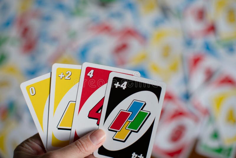 Jogo Uncard Com Todas As Cartas Invertidas Na Mão Do Jogador