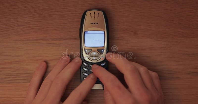 Jogo De Cobra Nokia Do Telefone Antigo Filme - Vídeo de envelhecido,  colheita: 268543820
