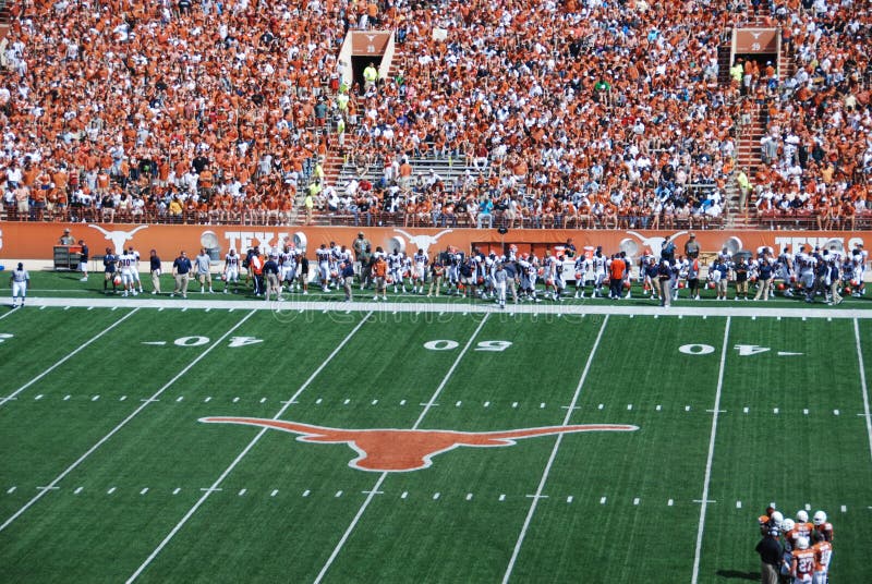 Jogo De Futebol Da Faculdade Dos Longhorns De Texas Imagem Editorial -  Imagem de ventiladores, ventilador: 35286190