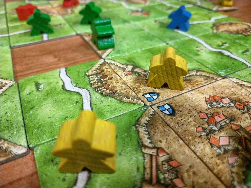 Jogo De Mesa Da Estratégia, Grupo Inspirado Pela Cidade Medieval De  Carcassonne Em França Imagem de Stock Editorial - Imagem de figuras, azul:  147917729