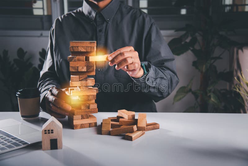 Jogo De Peças De Madeira Em Torre Foto de Stock - Imagem de