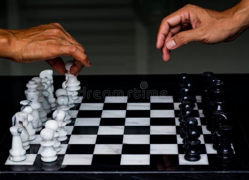 Jogo De Xadrez Feito Da Posição De Pedra Foto de Stock - Imagem de sucesso,  penhor: 52026628