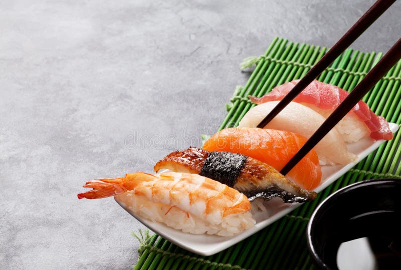 Jogo do sushi fotografia de stock royalty free Jogo do sushi fotografia de stock royalty free