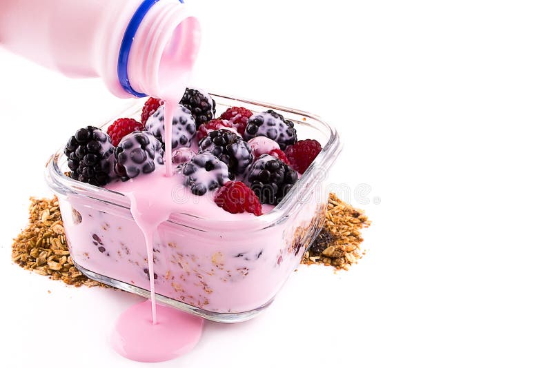 Jogurt Mit Muesli Und Beeren Stockbild - Bild von gesund, mahlzeit ...