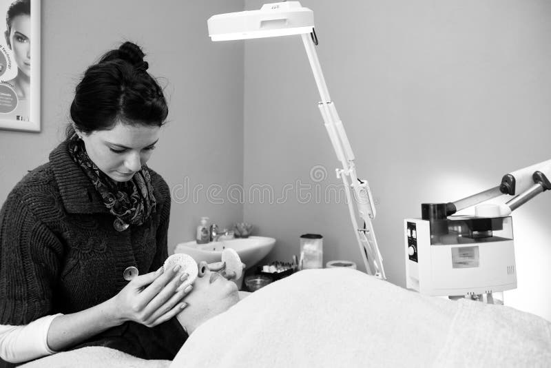 Beauty Therapist Doing A Facial Procedure In A Day Spa Editorial Stock Image Image Of Care