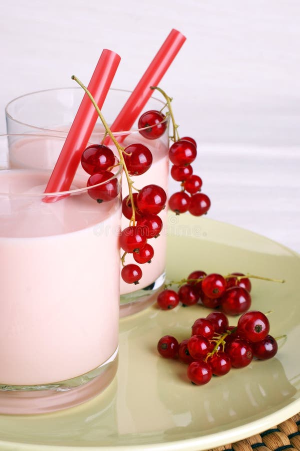 Lokalisierter Saft Der Schwarzen Johannisbeere Stockfoto - Bild von ...