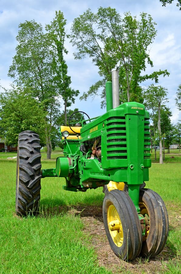 John Deere introduces the 8RX Tractor | The HeavyQuip Magazine