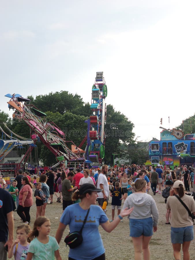 johnson-county-ks-fair-and-carnival-editorial-image-image-of-dirt