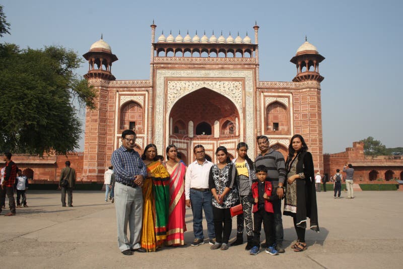 People Visit the Taj Mahal in India Editorial Photo - Image of heritage,  entrance: 160653736