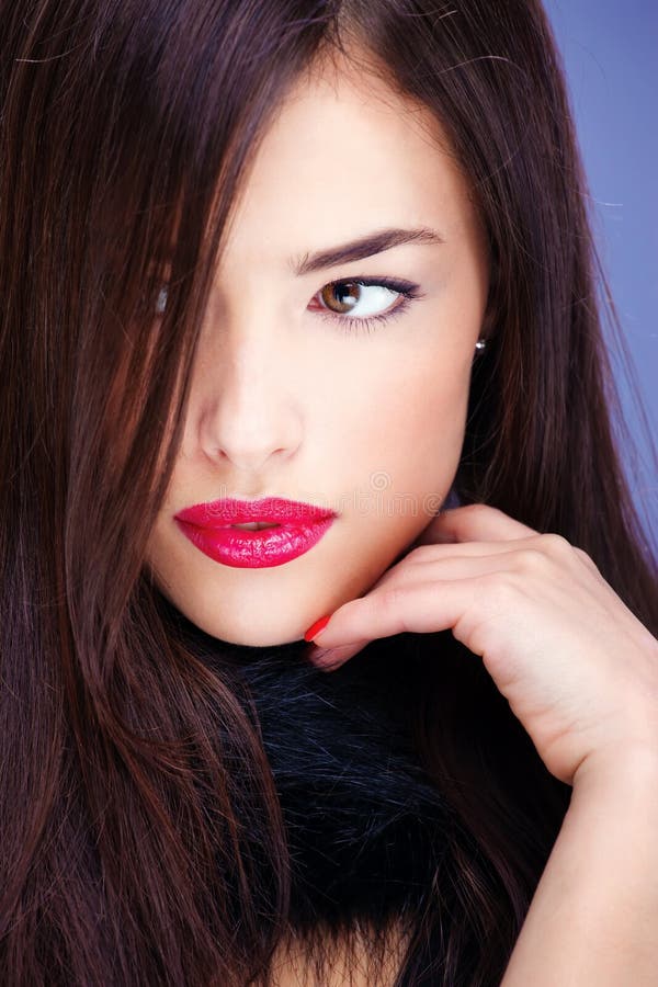 Joli femme avec la peau photo stock Joli femme avec la peau photo stock