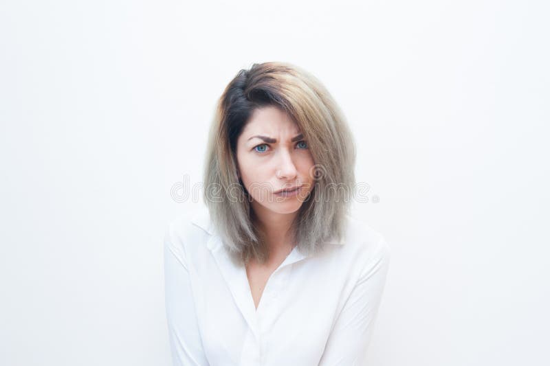 Jong blauw de vrouwen grappig gezicht van het ogenblonde stock foto's Jong blauw de vrouwen grappig gezicht van het ogenblonde stock foto's