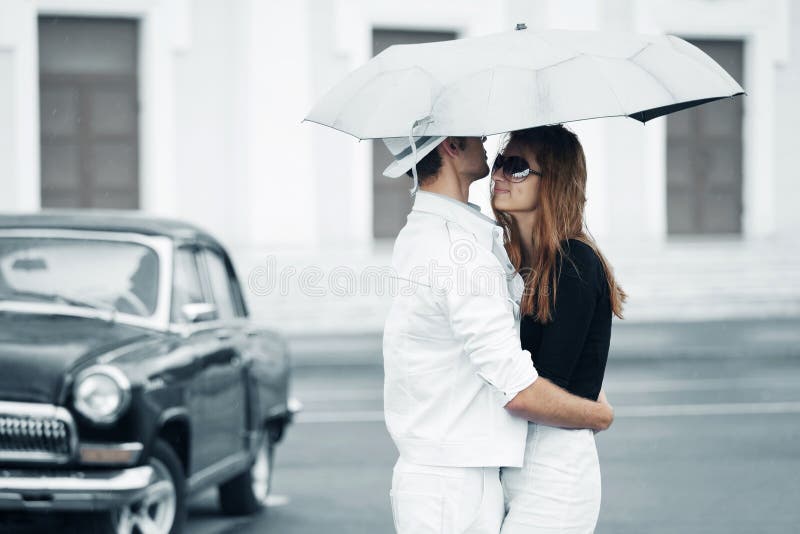 Jong paar in liefde stock fotografie Jong paar in liefde stock fotografie