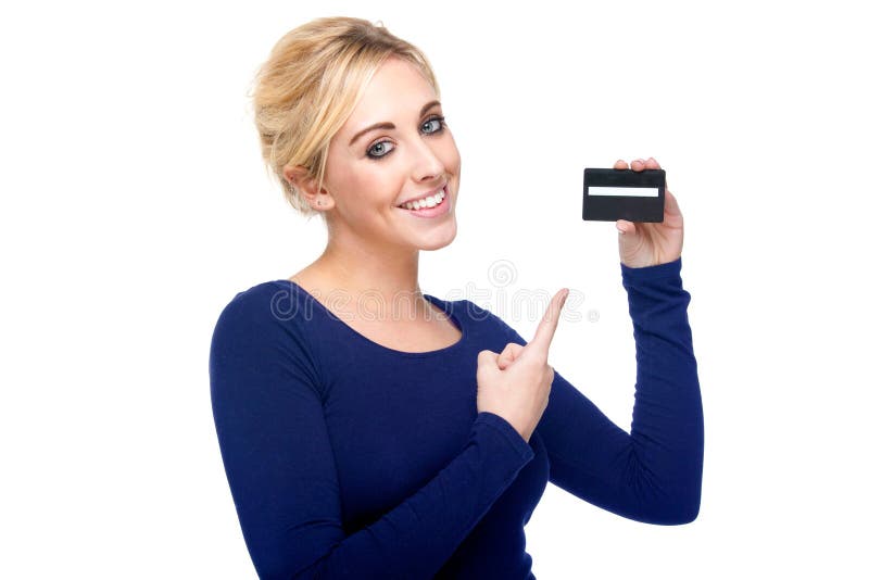 Jonge Vrouw die op een Creditcard richt royalty-vrije stock foto Jonge Vrouw die op een Creditcard richt royalty-vrije stock foto