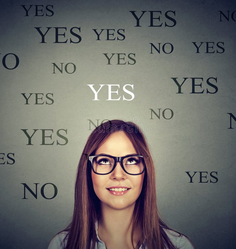 Jonge vrouw ja of nr die denken stock afbeeldingen Jonge vrouw ja of nr die denken stock afbeeldingen