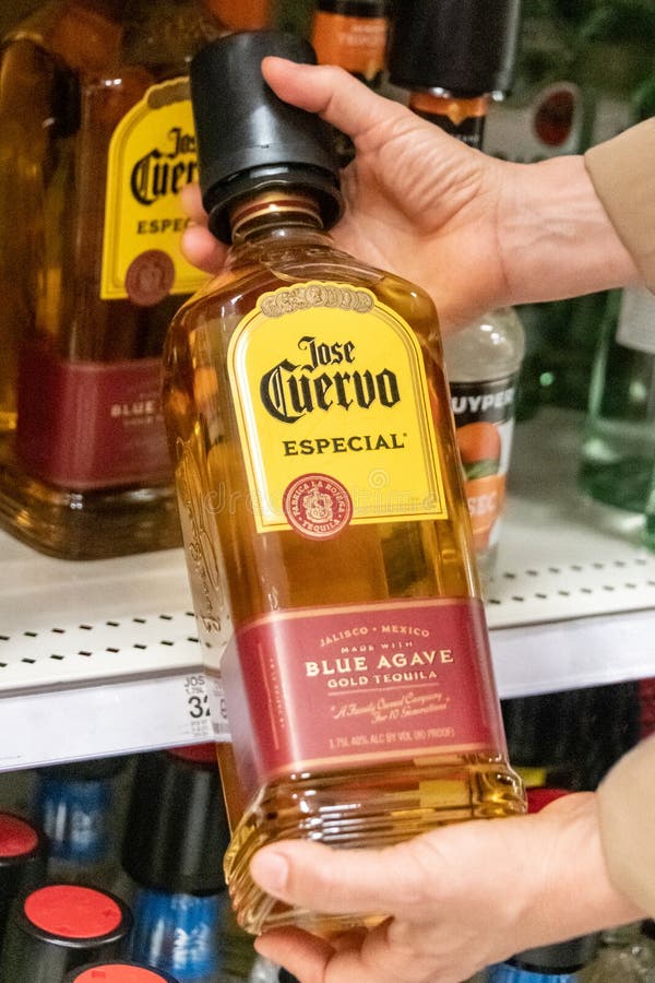 Jose Cuervo gatunku Złocisty Tequila zdjęcia stock Jose Cuervo gatunku Złocisty Tequila zdjęcia stock