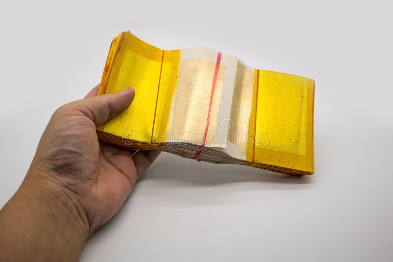 Joss Paper Chinese Tradition para desaparecidas las bebidas espirituosas del ` s del antepasado, imágenes de archivo libres de regalías Joss Paper Chinese Tradition para desaparecidas las bebidas espirituosas del ` s del antepasado, imágenes de archivo libres de regalías