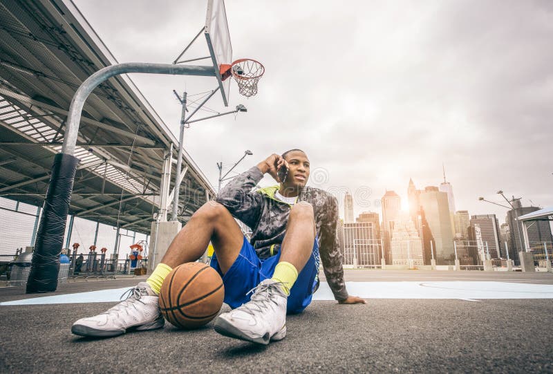 Joueur de basket photo libre de droits Joueur de basket photo libre de droits