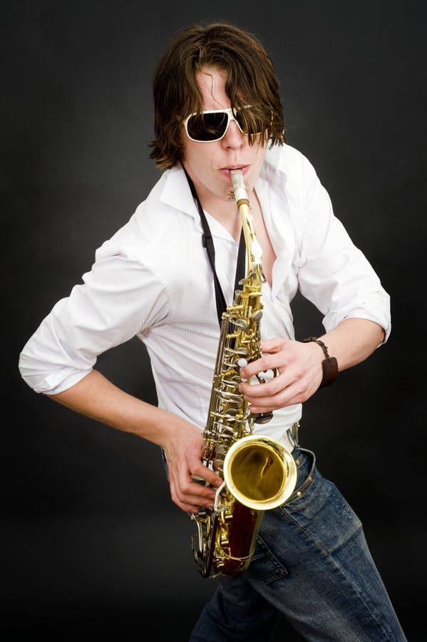 Joueur de saxophone photo stock. Image du musique, jazz 13256596