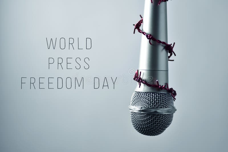 Jour de liberté de la presse du monde de microphone et de textes images libres de droits Jour de liberté de la presse du monde de microphone et de textes images libres de droits