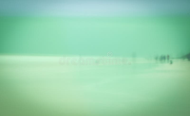 Jour fantomatique tiré sur la plage bleue de montagne photographie stock libre de droits Jour fantomatique tiré sur la plage bleue de montagne photographie stock libre de droits