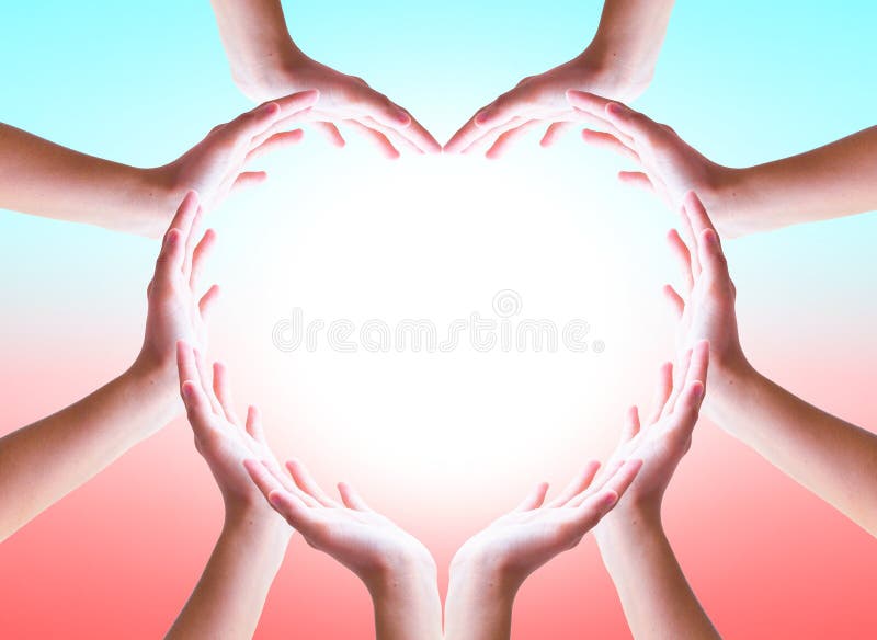 Jour International De Concept D Amitie Mains Dans La Forme Du Coeur Sur Le Fond Brouille Photo Stock Image Du Fond Sante Jour International De Concept D Amitie Mains Dans La Forme Du Coeur Sur Le Fond Brouille Photo Stock Image Du Fond Sante