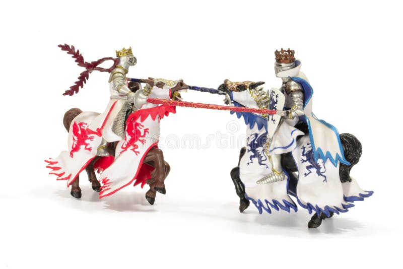 Joust av medeltida riddare för leksak bakgrund isolerad white fotografering för bildbyråer Joust av medeltida riddare för leksak bakgrund isolerad white fotografering för bildbyråer