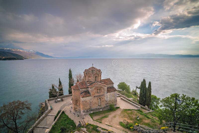 Jovan Kaneo Church en la orilla del lago Ohrid foto de archivo libre de regalías Jovan Kaneo Church en la orilla del lago Ohrid foto de archivo libre de regalías