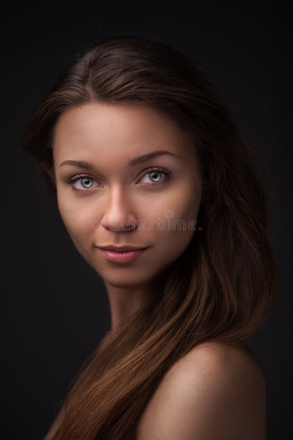 Menina Possuída Por Um Demônio Foto de Stock - Imagem de cruel, halloween:  42629222