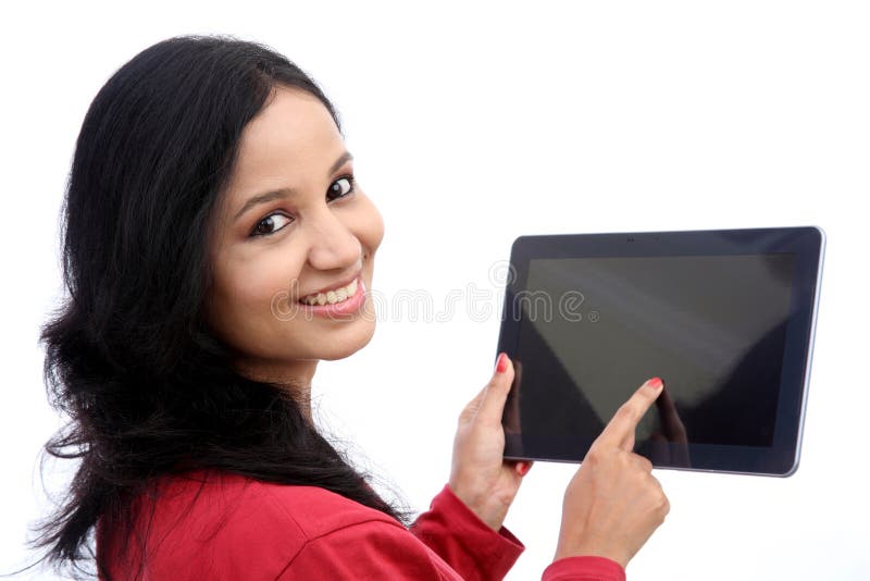 Jovem mulher feliz com tablet pc imagens de stock royalty free Jovem mulher feliz com tablet pc imagens de stock royalty free