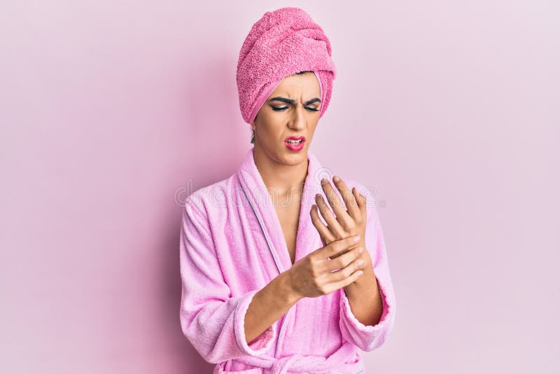 Joven Hombre Vistiendo Mujer Maquillaje Usando Toalla Ducha Cabeza Albornoz:  fotografía de stock © Krakenimages.com #444158920
