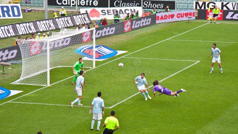 Jovetic Fiorentina Latium, serie A, Florence Italie photographie stock libre de droits Jovetic Fiorentina Latium, serie A, Florence Italie photographie stock libre de droits