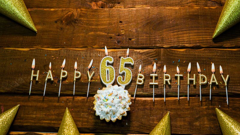 227 Photos De Anniversaire 65 Photos De Stock Gratuites Et Libres De Droits De Dreamstime