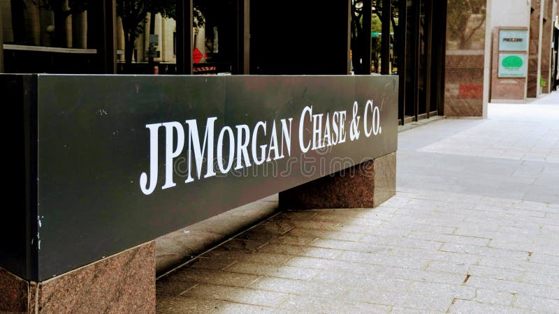 JP Morgan Chase Bank Logo aan de kant van een gebouw stock afbeeldingen JP Morgan Chase Bank Logo aan de kant van een gebouw stock afbeeldingen